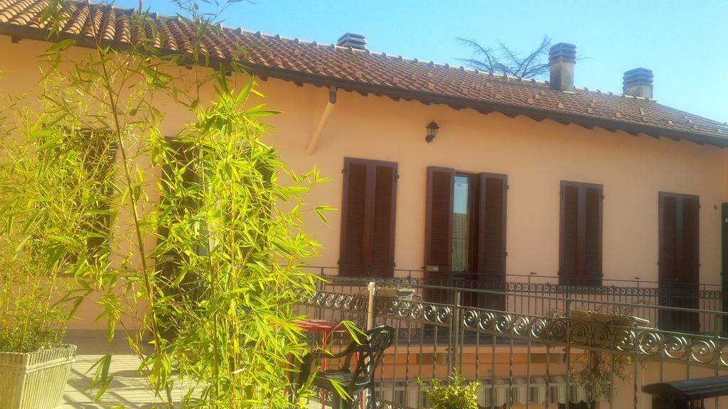 La Corte Del Poeta Hotel Buscate Exterior photo