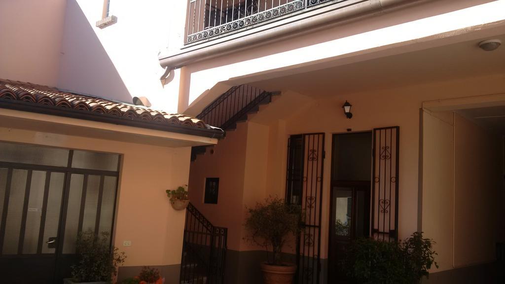 La Corte Del Poeta Hotel Buscate Exterior photo