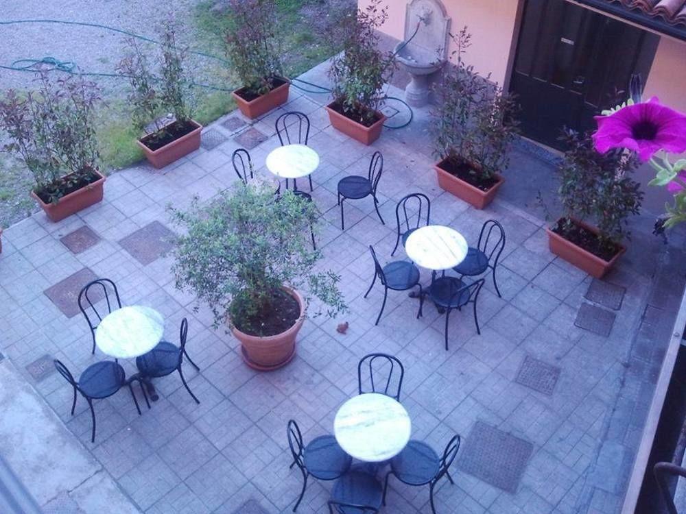 La Corte Del Poeta Hotel Buscate Exterior photo