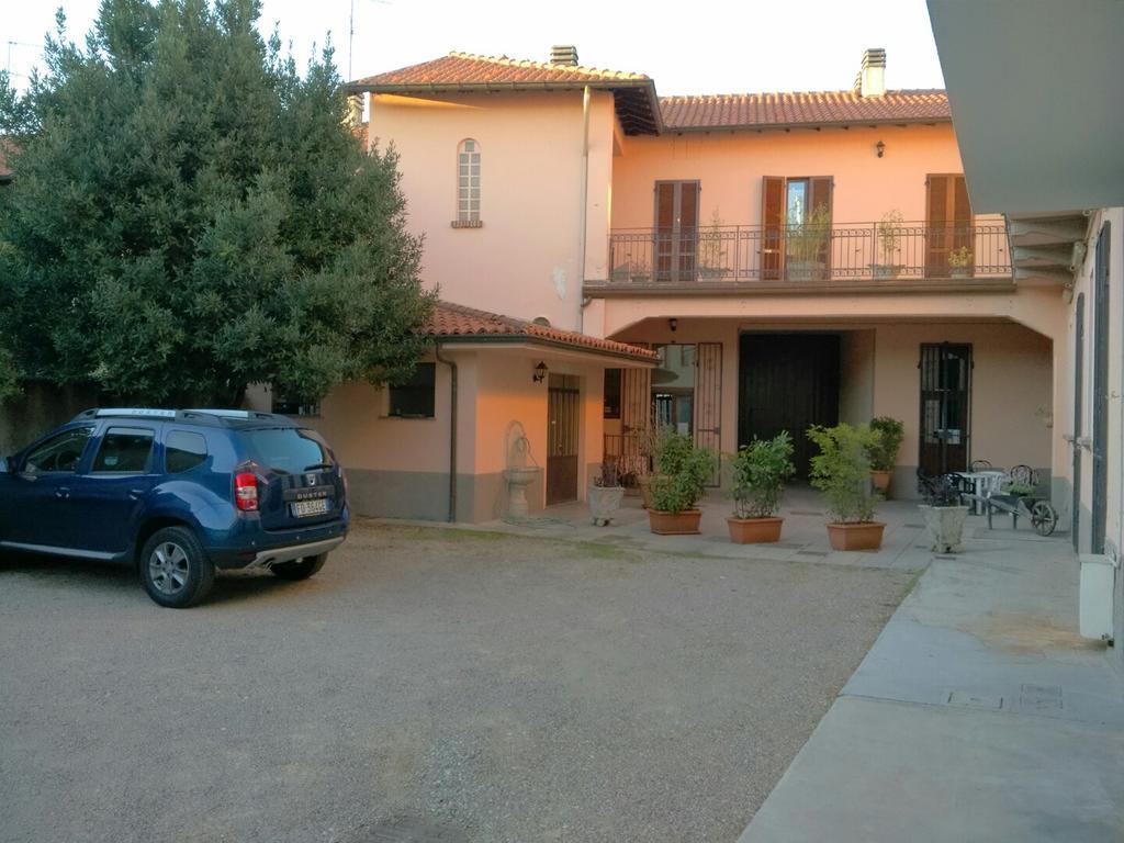 La Corte Del Poeta Hotel Buscate Exterior photo