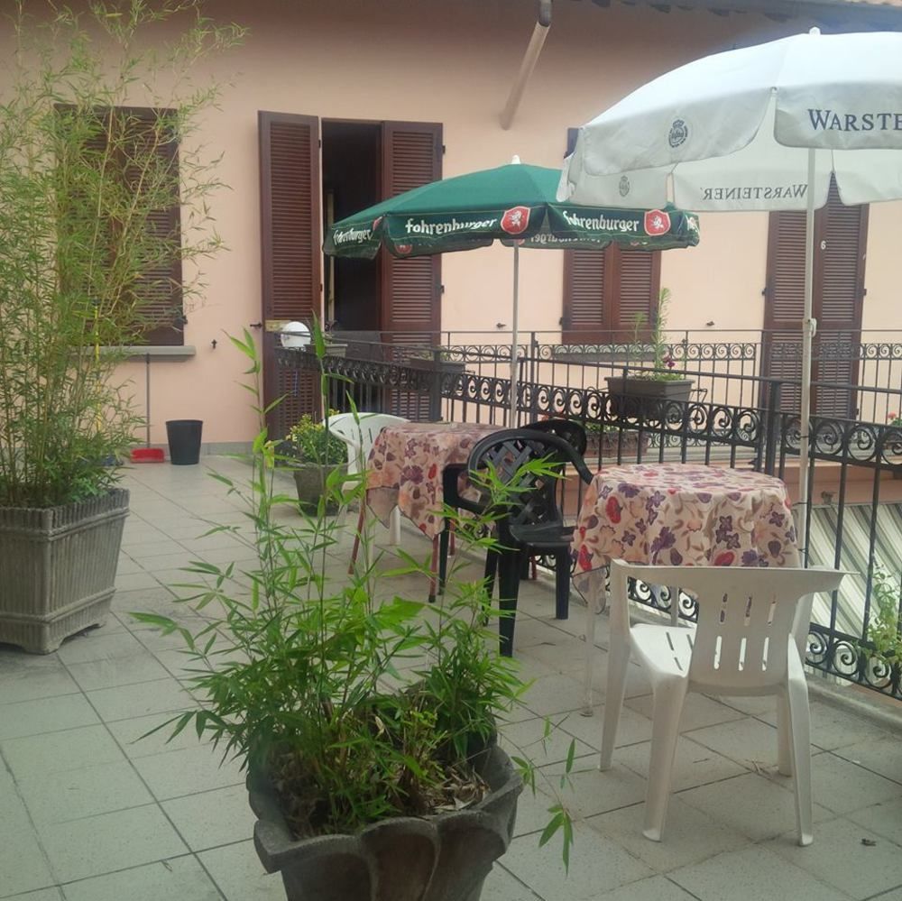 La Corte Del Poeta Hotel Buscate Exterior photo