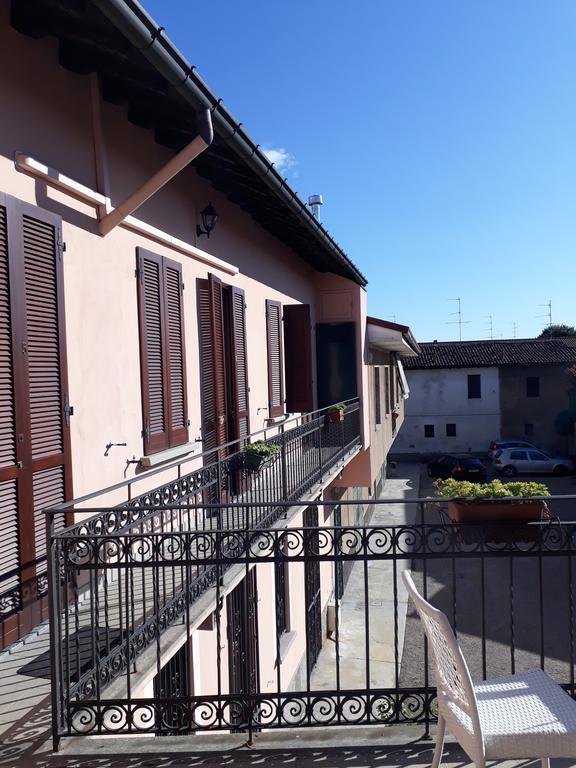 La Corte Del Poeta Hotel Buscate Exterior photo