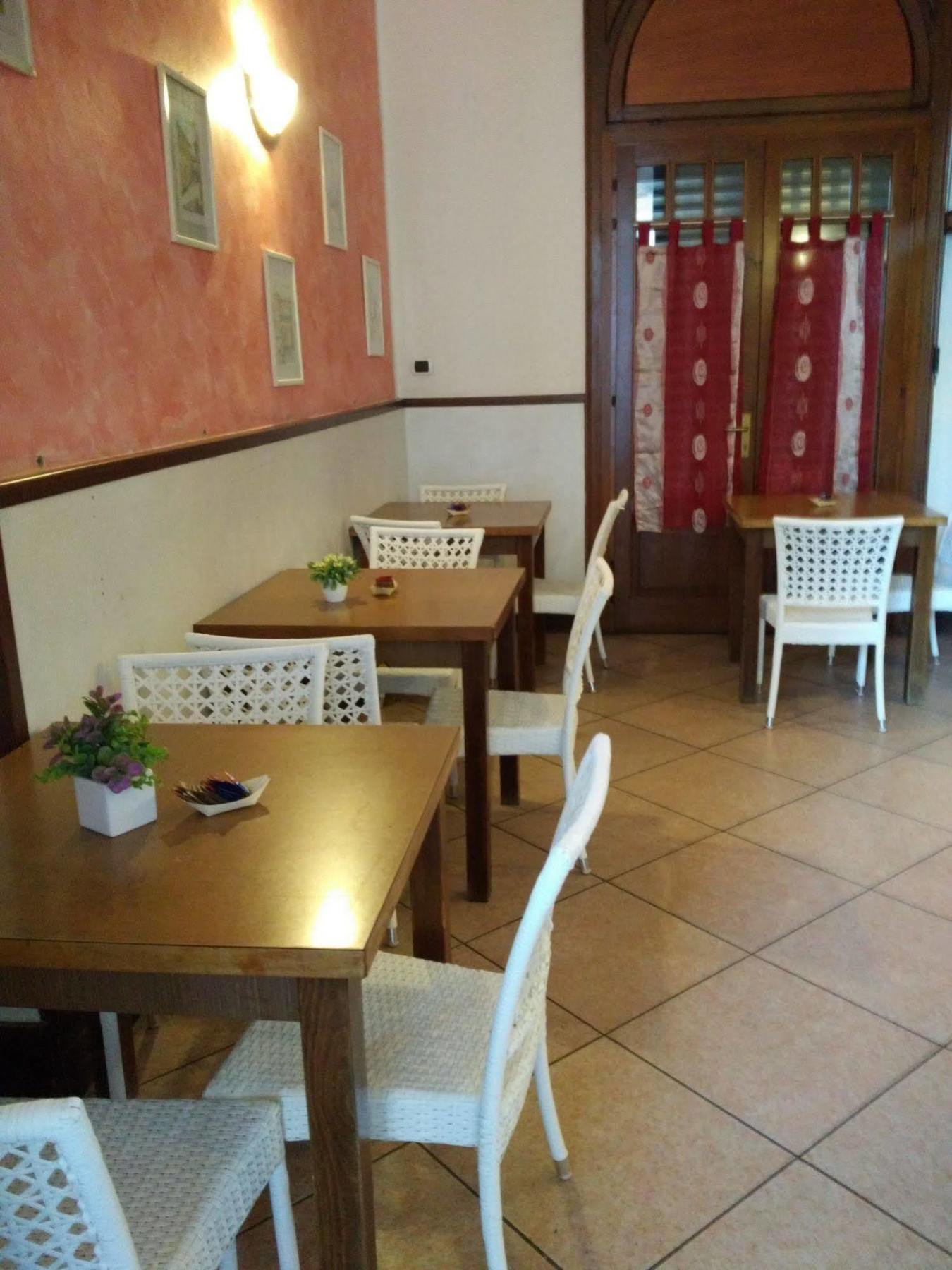 La Corte Del Poeta Hotel Buscate Exterior photo
