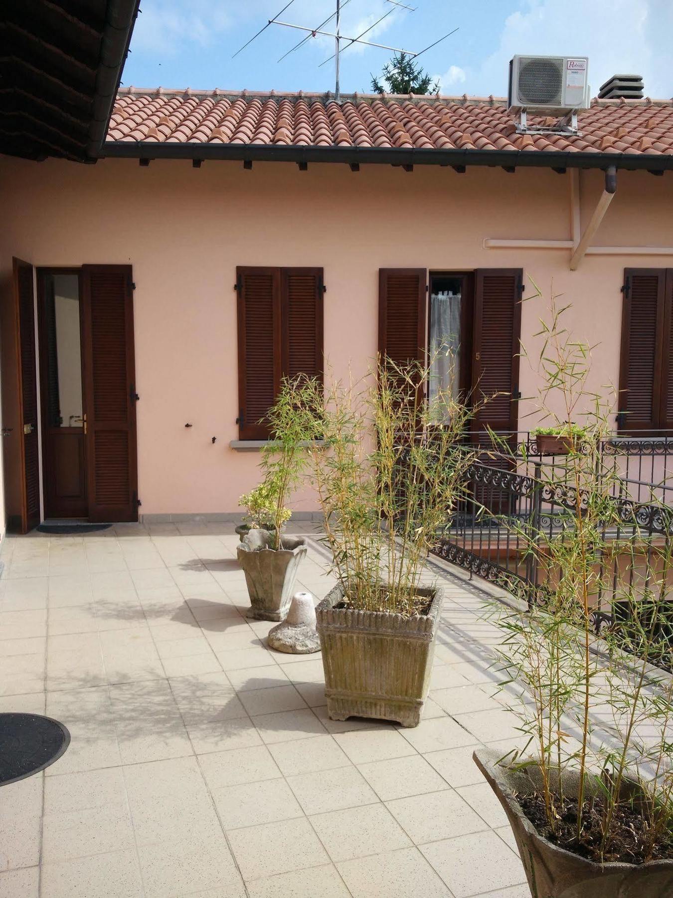 La Corte Del Poeta Hotel Buscate Exterior photo